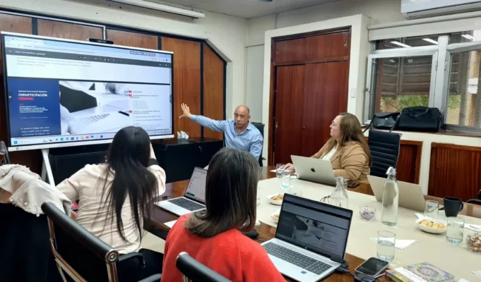 Salta prepara su segundo libro sobre Coparticipación Federal. FOTOS