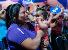 La Municipalidad organiza festejos por el día de la madre en Bº El Pilar, Mosconi y Castañares. FOTOS