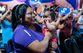 La Municipalidad organiza festejos por el día de la madre en Bº El Pilar, Mosconi y Castañares. FOTOS