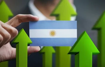 Otro relato de Milei que se cae: el riesgo país argentino se acerca otra vez a los 700 puntos
