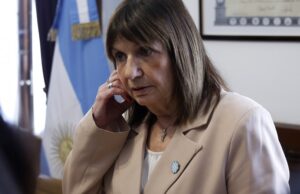 Encuesta: imagen de Bullrich cae 7 puntos en medio de la pelea con los Milei