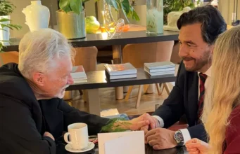 El Gobernador reafirmó en París el compromiso con la búsqueda de la verdad por el crimen de las turistas francesas
