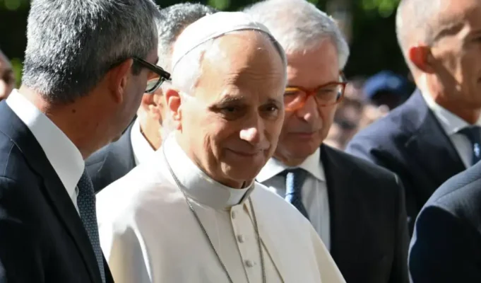 El Vaticano confirmó que el papa León XIV padece cáncer de pulmón