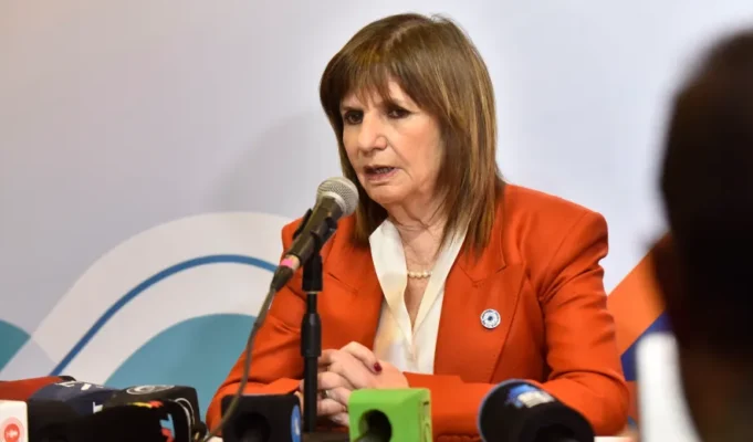 Bullrich podría implosionar el gobierno y LLA – Por: Daniel Salmoral