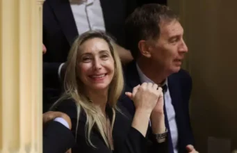 Karina y Santilli llegan a Salta para avanzar con el acuerdo político con Sáenz
