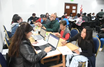 Más de 200 vecinos completaron sus estudios secundarios con un programa municipal. VIDEO/FOTOS
