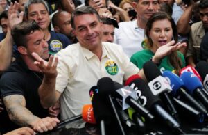Elecciones en Brasil: Flavio Bolsonaro superó a Lula da Silva por poco menos de 2 puntos y habrá balotaje